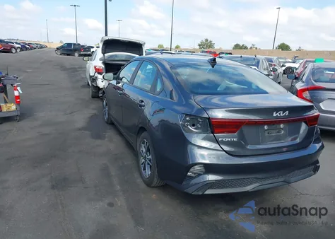 2023 Kia Forte Lxs z USA, uszkodzony, nr VIN 3KPF24AD6PE578103